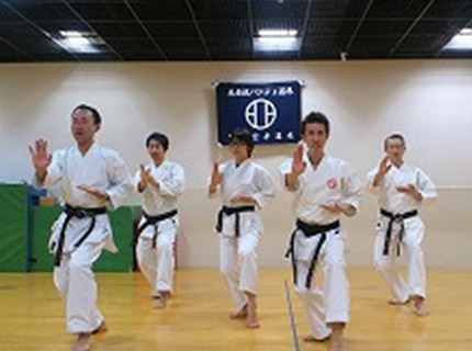 糸東流空手道　青年イメージ